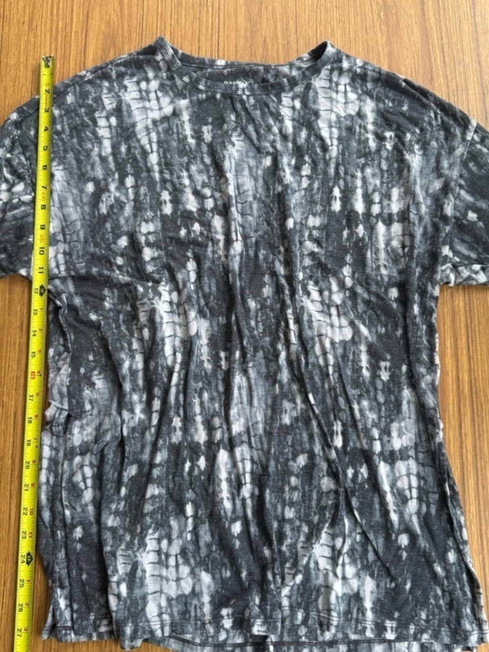 Old Navy Black and White Tie-Dye Short Sleeve Crewneck Tee